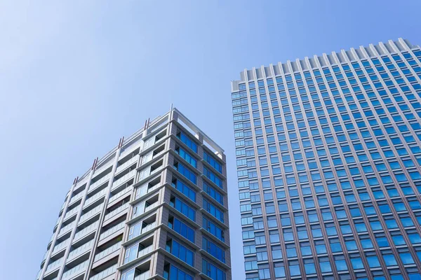 고령토의 막둥에 현대식 건물의 — 스톡 사진