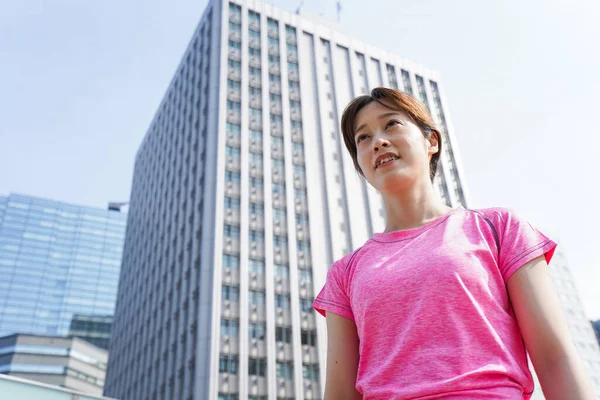 Retrato Mulher Asiática Desportiva Exercitando Cidade — Fotografia de Stock