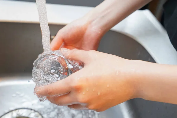 Woman Washing Dishes Kitchen Sink — Stock Photo, Image