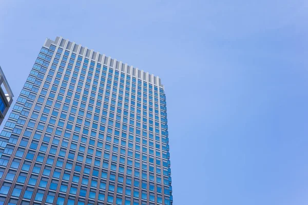 Blå Himmel Och Skyskrapa — Stockfoto