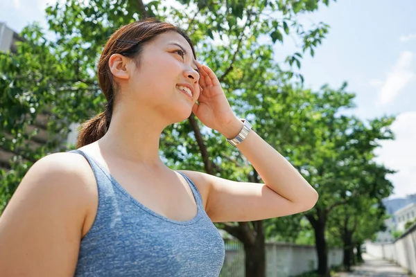 Retrato Mujer Asiática Deportista Corriendo Parque Verano —  Fotos de Stock