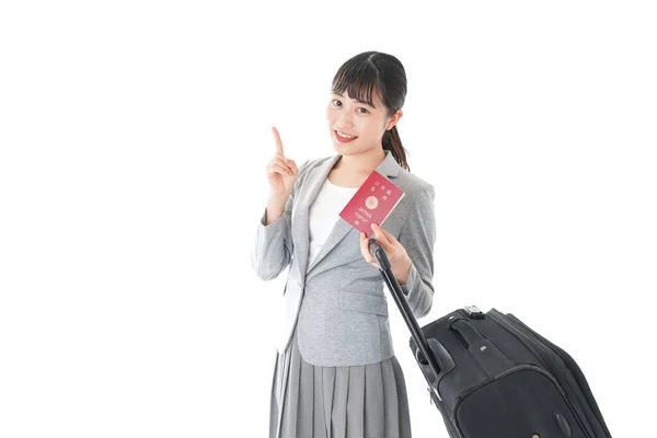 Asiatische Junge Frau Mit Koffer Und Reisepass Isoliert Auf Weißem — Stockfoto