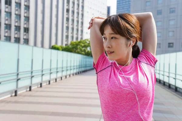 Retrato Mujer Asiática Deportiva Ejercitándose Ciudad — Foto de Stock