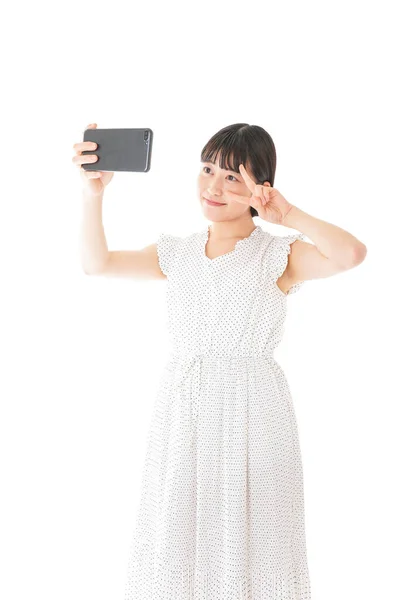 Азіатська Жінка Бере Селфі Мобільним Телефоном — стокове фото