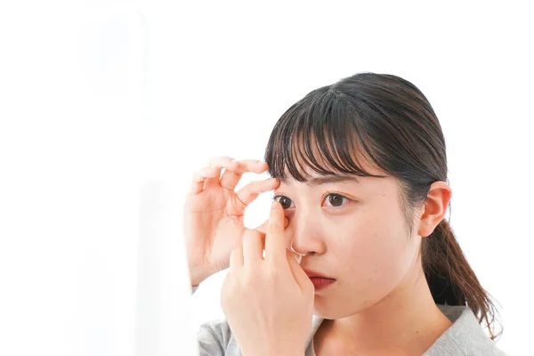 Retrato Asiático Joven Mujer Mirando Espejo — Foto de Stock