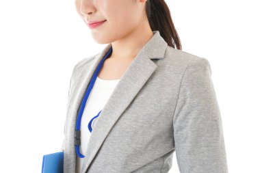 Asyalı iş kadını beyaz arka planda izole edilmiş