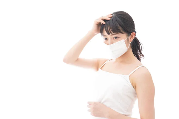 Wanita Asia Muda Dengan Masker Wajah — Stok Foto