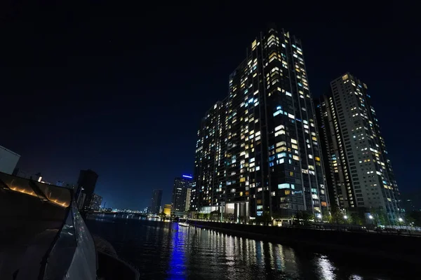 Skyline Von Tokio Nachts Beleuchtet — Stockfoto