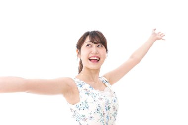 Beyaz arka planda izole edilmiş güzel bir Asyalı kadının portresi.