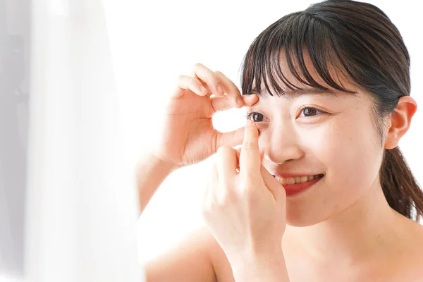 Retrato Mujer Joven Asiática Usando Lentes Oculares Aisladas Sobre Fondo —  Fotos de Stock