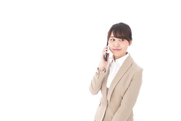 Ázsiai Üzletasszony Beszél Mobiltelefon Elszigetelt Fehér Háttér — Stock Fotó