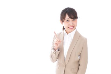 Beyaz arka planda izole edilmiş Asyalı iş kadını