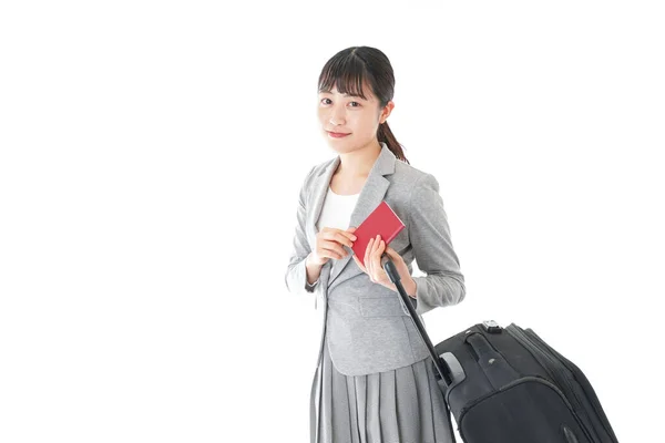 Azjatycka Młoda Kobieta Walizką Paszportem Białym Tle Koncepcja Podróży — Zdjęcie stockowe