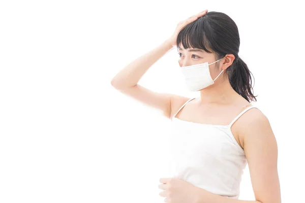 Wanita Asia Muda Dengan Masker Wajah — Stok Foto