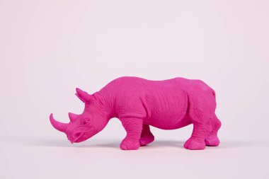 Pembe pop plastik gergedan