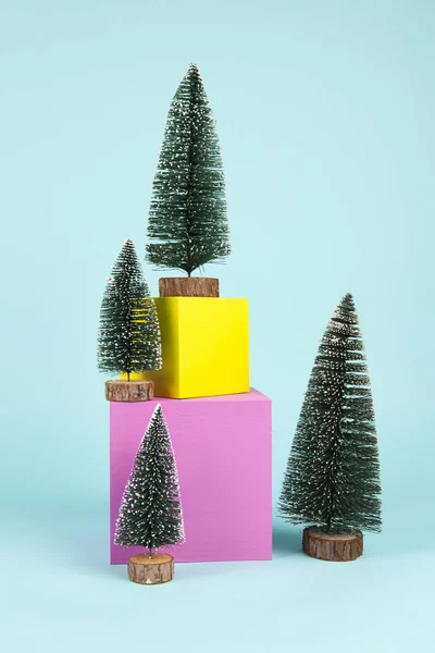 Arbres et cubes de Noël minimaux — Photo