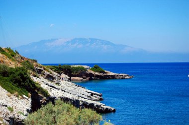 manzara mavi noktalı resim içinde deniz suyu arka planı adanın
