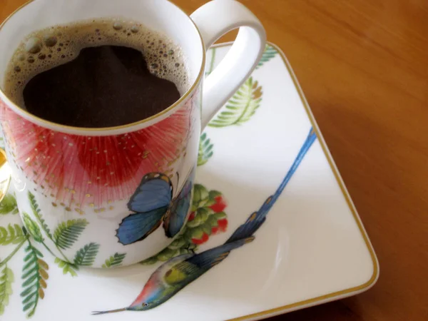 Schoonheid Koffie Staat Houten Tafel Met Donkere Smakelijke Koffie Bruine — Stockfoto