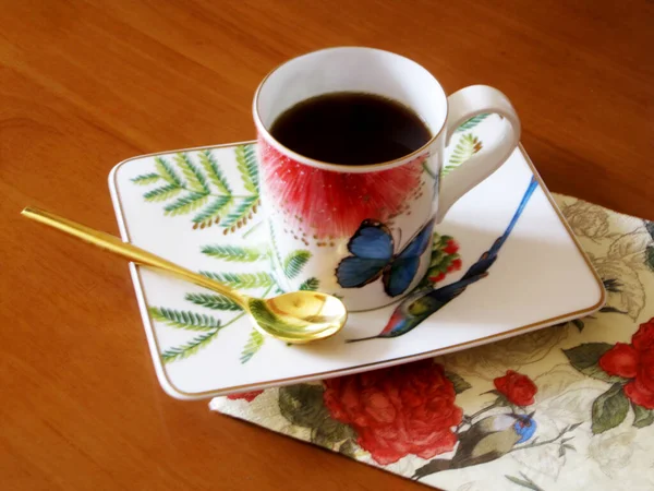 Schoonheid Koffie Staat Houten Tafel Met Donkere Smakelijke Koffie Bruine — Stockfoto