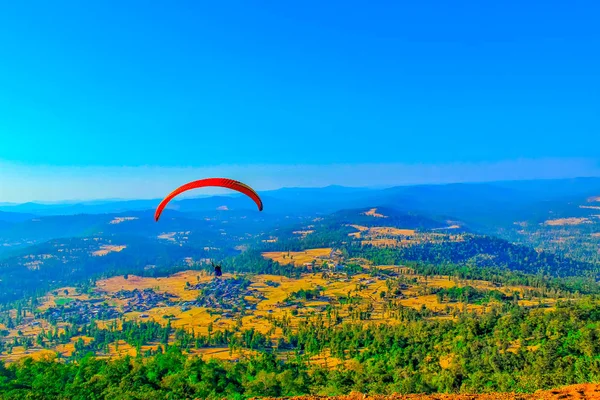 Paragliding in the sky,Paragliding for the first time it appears