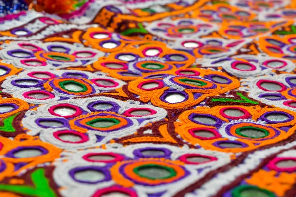 Tradicional bordado de Kerala hecho a mano con trabajo de espejo, Kerala —  Fotos de Stock