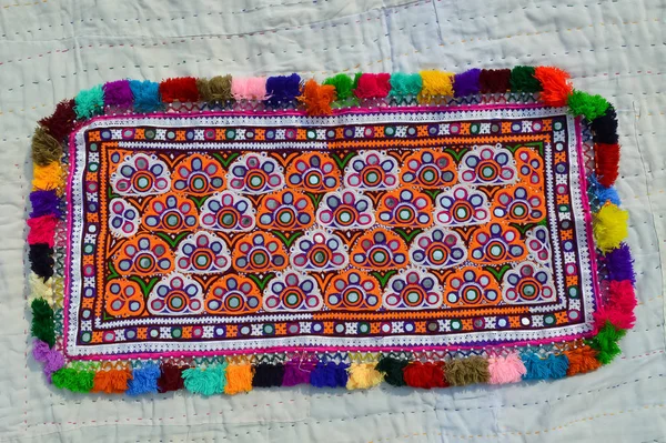 Bordado mexicano vista bonita, bonito desi tecido colorido — Fotografia de Stock