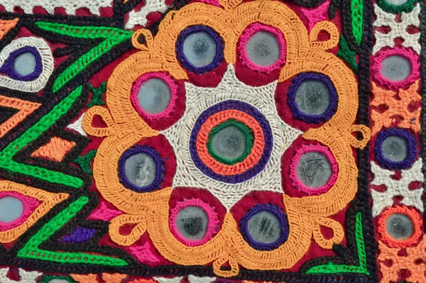 クッチ・グジャラート・インディアの刺繍、髪の毛の刺繍 — ストック写真