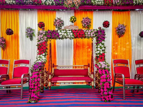 Fase Casamento Fase Casamento Asiático Com Flores Decoração Casamento Indiano Imagens De Bancos De Imagens