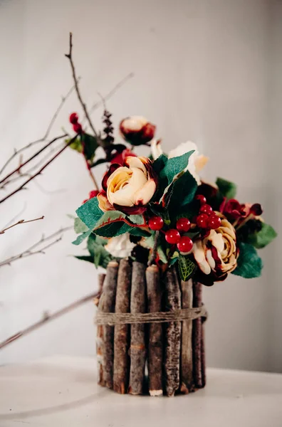 Decorative Flower Arrangement Roses Vase Wooden Sticks — Stock Photo, Image