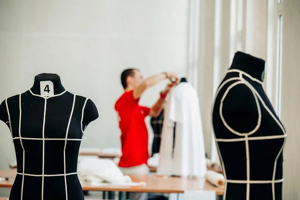 Manequins Pretos Para Costurar Roupas Femininas Estão Sala Branca Atelier — Fotografia de Stock