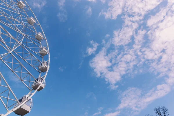 Construction Métallique Blanche Une Attraction Grande Roue Avec Cabines Observation — Photo