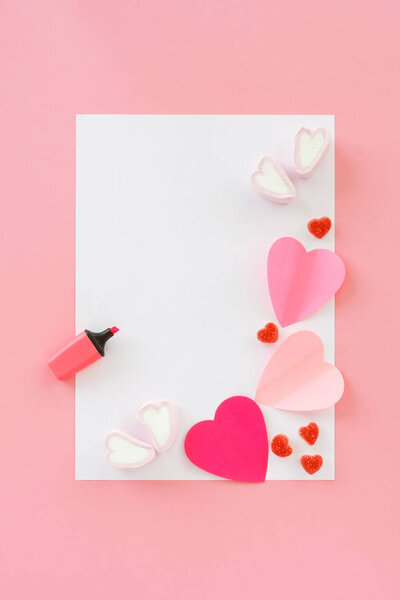 сообщение с признанием в любви. Действие происходит в стиле любви на бумаге. выражение чувств любви
.