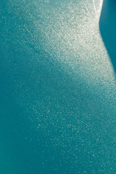 Doğal soyut doku çatlaklar ve çizikler ile arka plan renkli. Eski boya su ve saate göre yok. Parlak renkli yüzey.