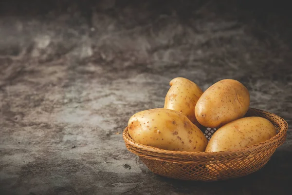 Fresh Potatoes Potatoes Basket — ストック写真