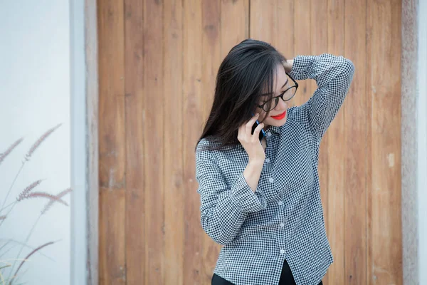 Asian Woman Back Plaid Shirt Talking Phone — Fotografia de Stock