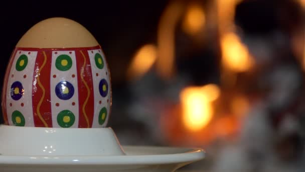 Easter Holiday Easter Egg Lies Stand Background Fireplace Flame Close — Stock Video