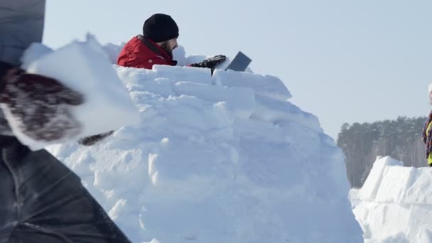 노보시비르스크 러시아 시베리아 2020 Eskimo City 참가자들 관중들은 눈으로 만든다 — 비디오