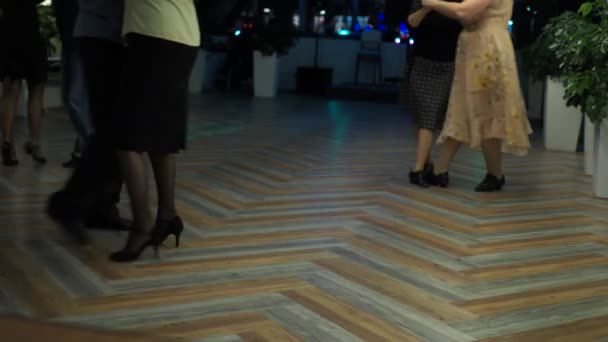 Milonga Dança Social Pessoas Dançam Tango Argentino Salão Luz Lanternas — Vídeo de Stock