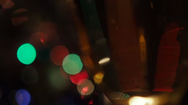 Weihnachten Neujahr Feiertage Blasen Einem Glas Champagner Auf Dem Hintergrund — Stockvideo