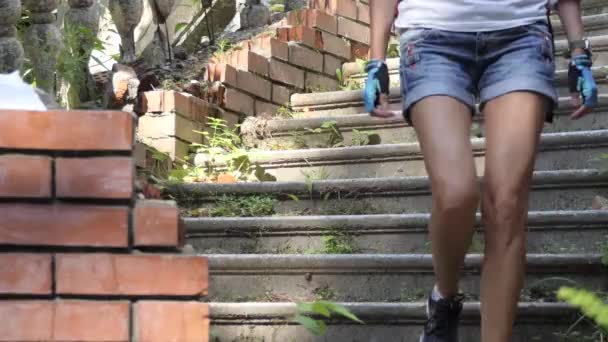 Paranormal Place Paranormal Young Woman Cyclist Examines Old Destroyed Buildings — Stock Video