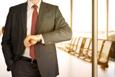  saatini ofiste zamanında kontrol işadamı