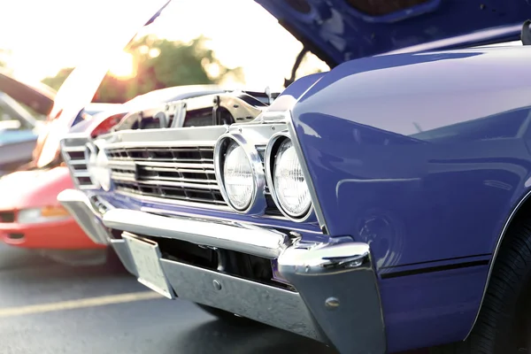 Classic retro  vintage blue car. Auto show — Stock Photo, Image