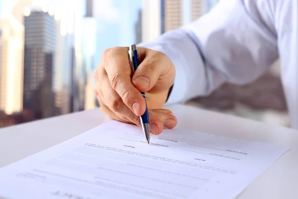 Businessman is signing a contract, business contract details — Stock Photo, Image