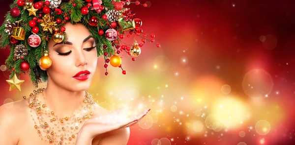 Magic Make Up - Model Woman With Christmas Tree Hair Style — Stock Photo, Image