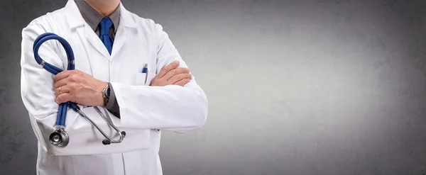 Doctor Man In Standing With Wall Background — Stock Photo, Image