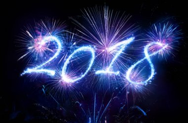 Mutlu yeni yıl 2018 mavi havai fişek ile