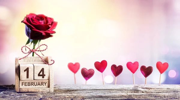 Dag Van Valentijnskaarten Kalenderdatum Met Rose Harten Decoratie — Stockfoto