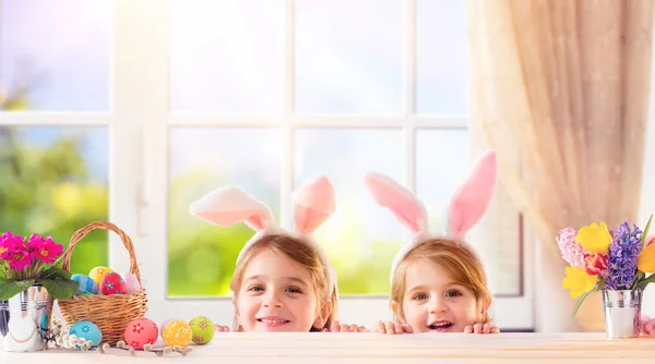 Divertidos Niños Con Orejas Conejo Jugando Casa — Foto de Stock