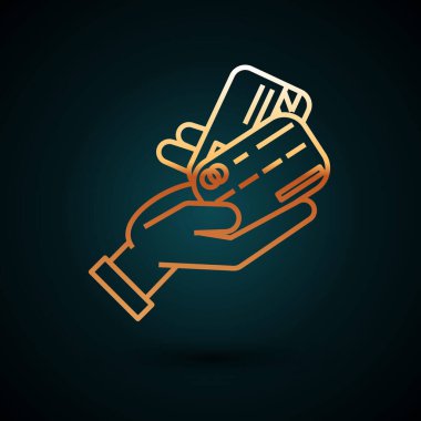 Koyu mavi arka planda izole edilmiş kredi kartı ikonu olan altın çizgili insan eli. Çevrimiçi ödeme. Kartla öde. Finansal operasyonlar. Vektör İllüstrasyonu