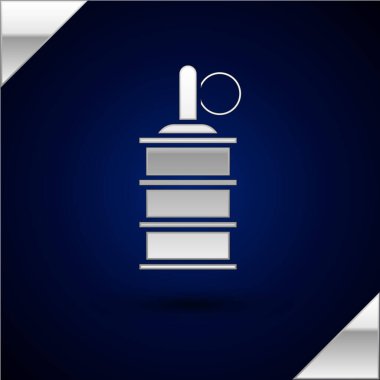 Gümüş El bombası ikonu koyu mavi arkaplanda izole edilmiş. Bomba patlaması. Vektör İllüstrasyonu